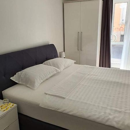 Aldi 3 Apartment Pula Bagian luar foto